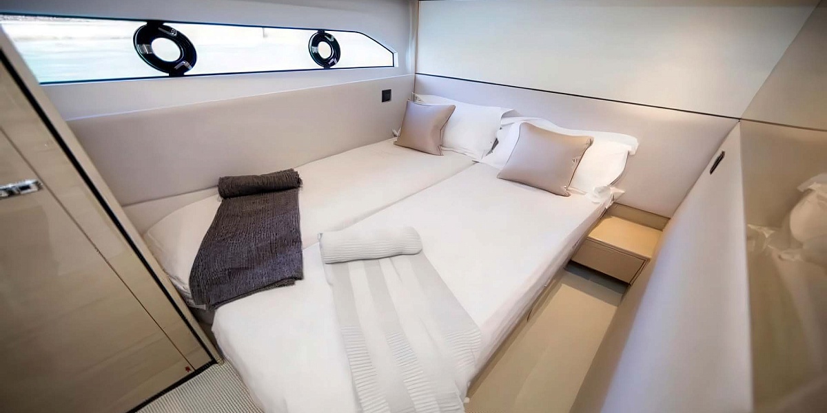 Аренда яхты Princess F55 Risa на Пхукете